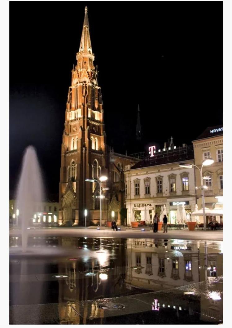 Square 12 Osijek Apartment Екстериор снимка
